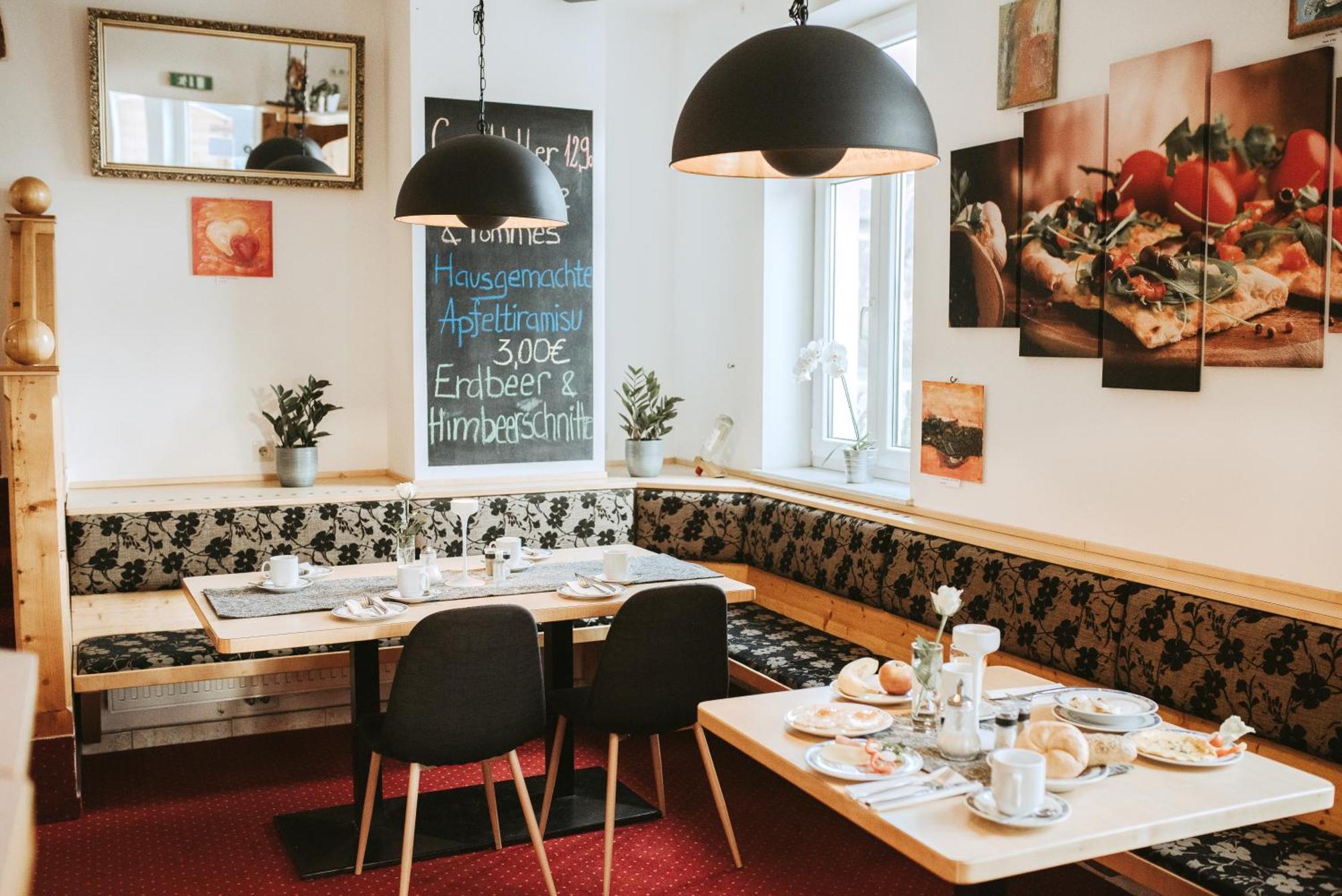 Restaurant Gaestehaus Feldkirchen Feldkirchen bei Graz Exteriör bild
