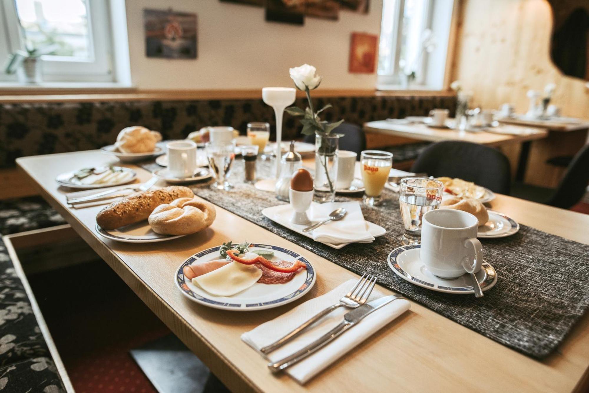 Restaurant Gaestehaus Feldkirchen Feldkirchen bei Graz Exteriör bild