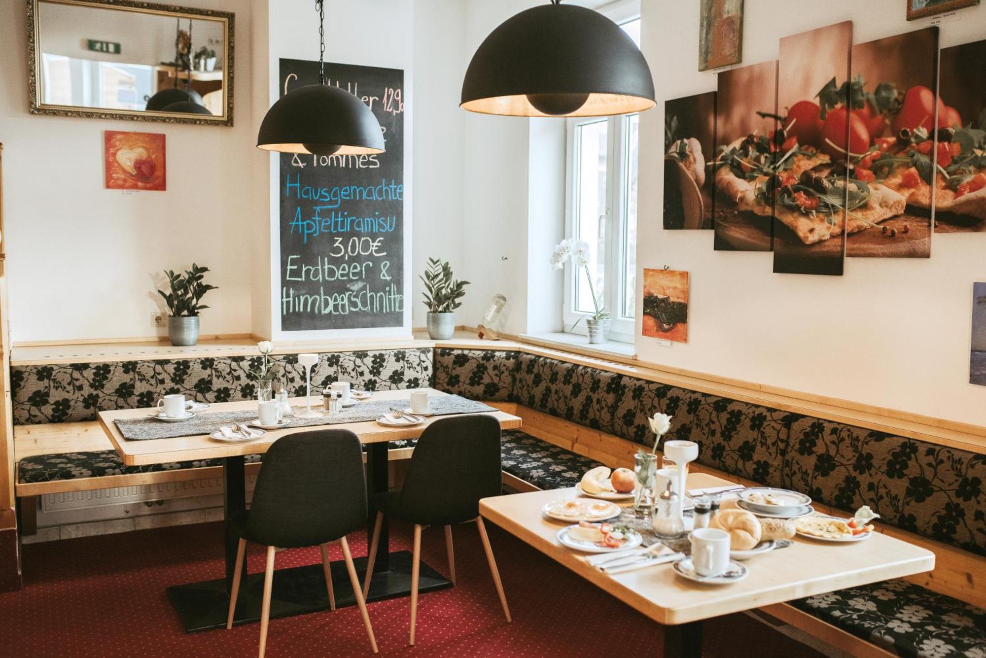 Restaurant Gaestehaus Feldkirchen Feldkirchen bei Graz Exteriör bild